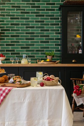 MT Isles Iona Skinny Metro Brick Summer Picnic Scene