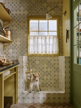 MT - The White Hart in Collaboration with Sims Hilditch. Must Credit Photographer Chris Horwood.