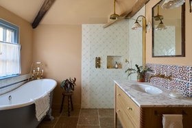 MT - Wilding tiles in shower by Vaughan Design & Development