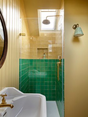 MT - Halcyon Saffron Bathroom