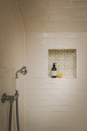 MT - Kennet Winterbourne Skinny Metro (walls) and Ana Thyme (niche)