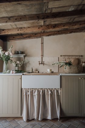 MT - Andalucia Seville Small Brick (floor) and Delft Contemporary Corners (sink)
