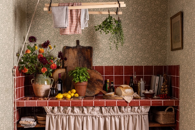 MT Bloomsbury collection - Charleston Red