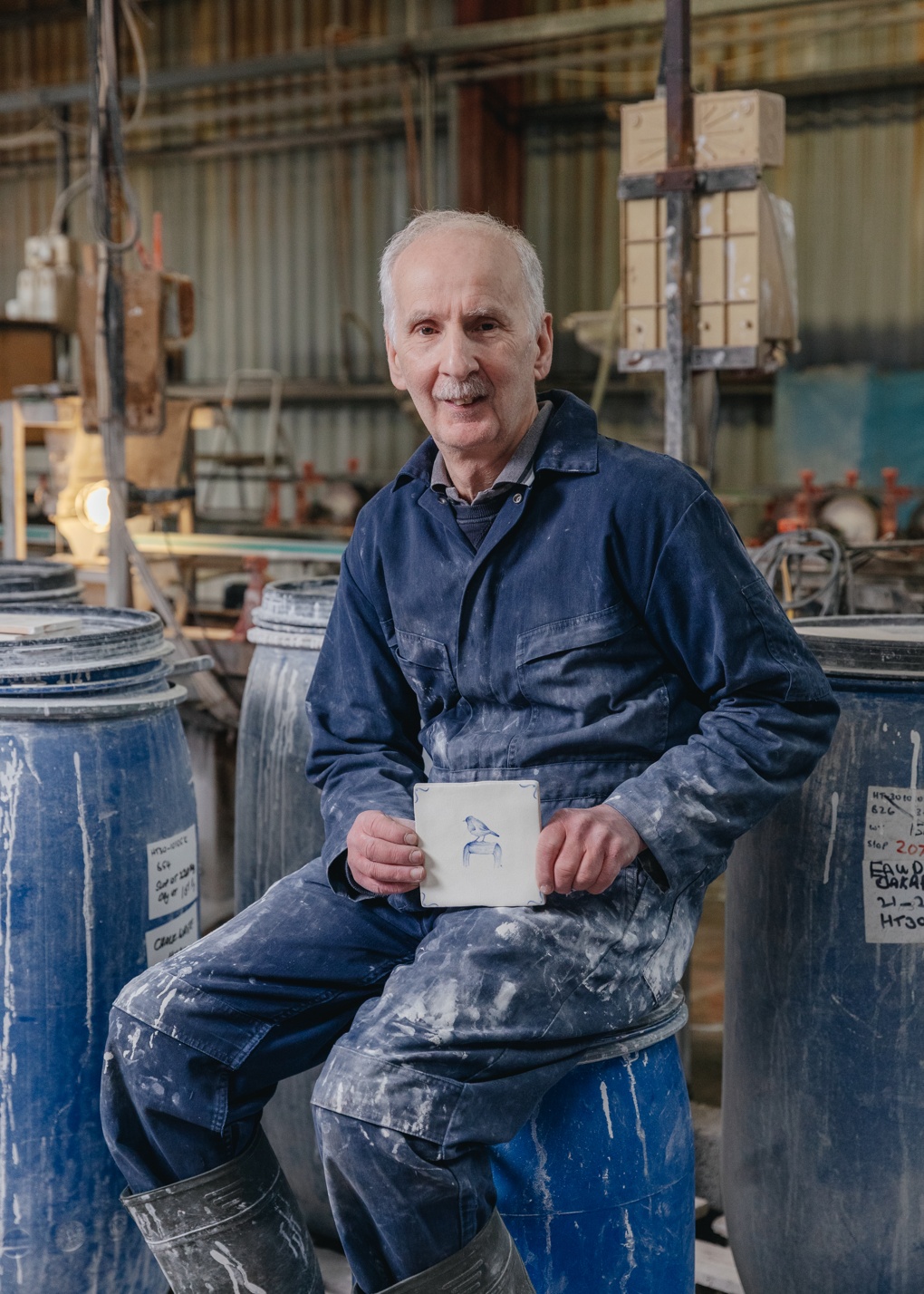 MT - English Garden Delft - Steve, Master Glaze Maker