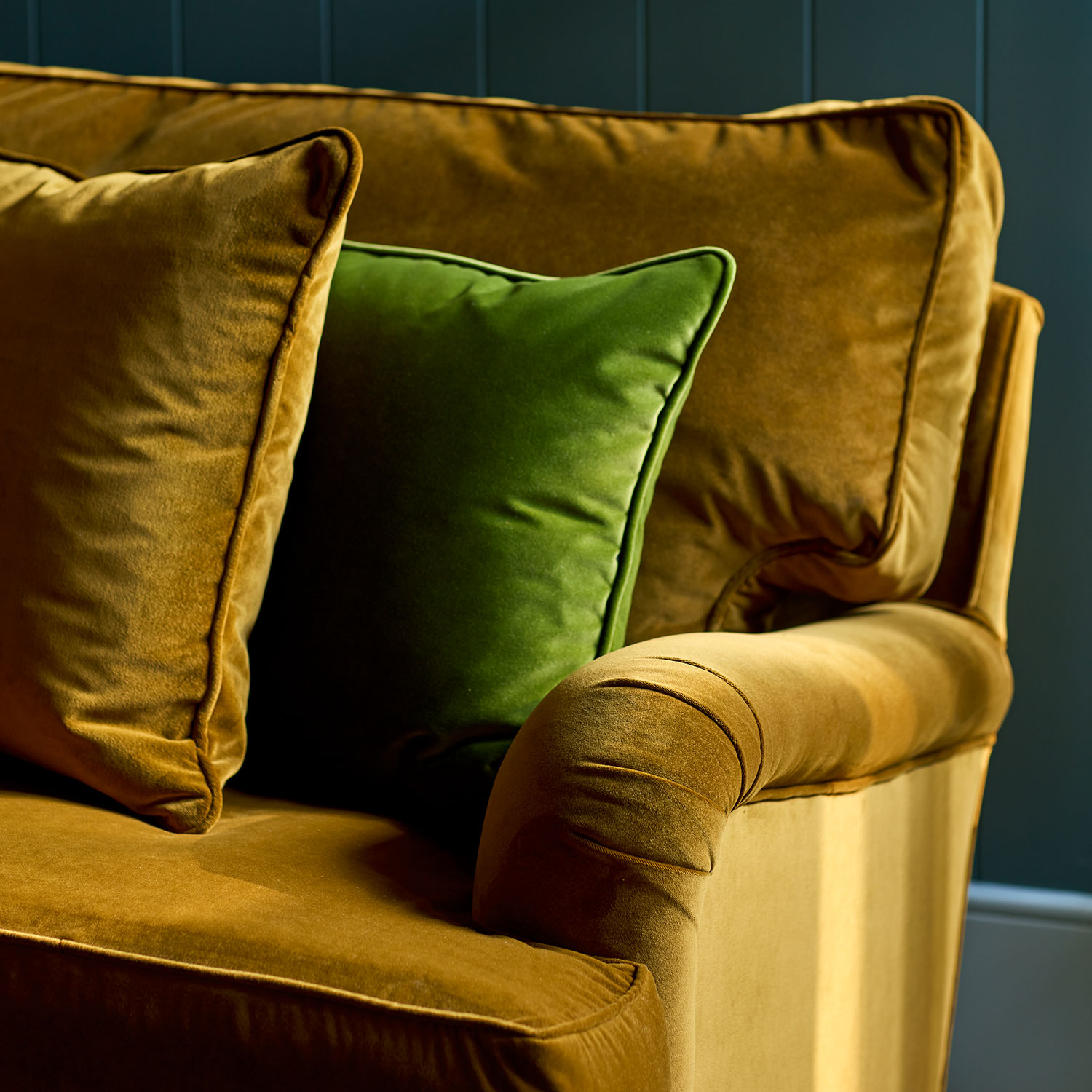 LINWOOD OMEGA IV OREGANO PICKLE SOFA DETAIL 1