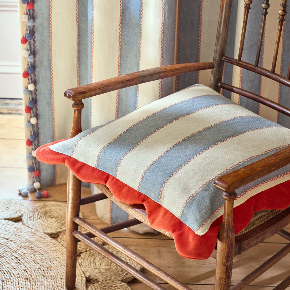 Lola Stripe Cancan Detail