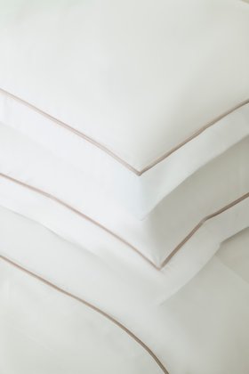 NOTTING HILL PILLOWCASE - GOLDEN NUTMEG