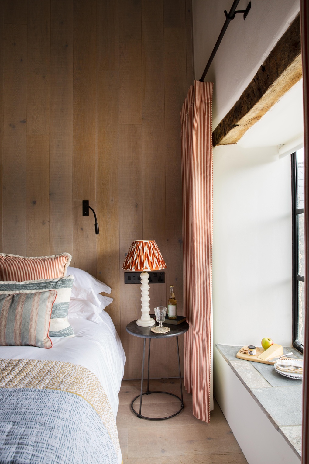 Dream White Tectonic® Oak Bedroom 2