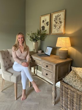 Amtico Form Shell Oak in Small Parquet laying pattern