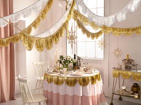 Gold Tinsel Scallop Garland