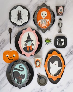 Halloween Portrait Reusable Plates (x 4)