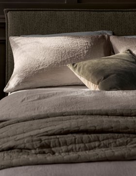 Naturalmat - Organic Hemp Bed Linen Set from £260 (www.naturalmat.co.uk)