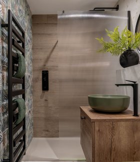 MERLYN 8mm Wetroom Panel in Fluted Glass