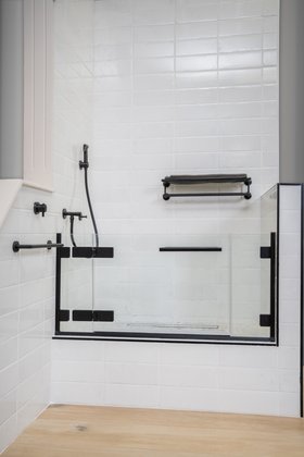 MERLYN Velvet Paw Luxury Dog Shower