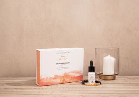 Alexandra Kay Time to Smile Aroma Bracelet Gift Set