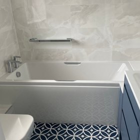 Newland White Floor Tile