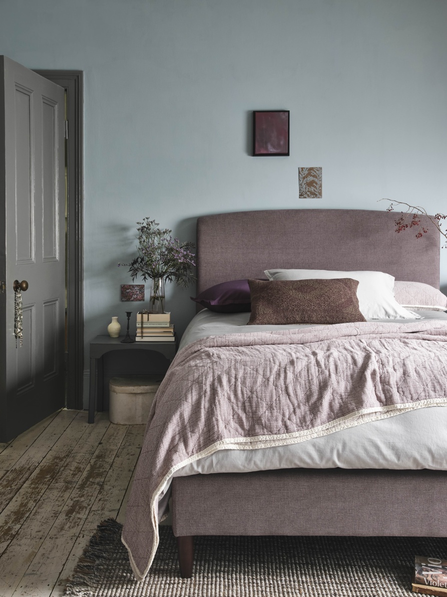 Dahlia kingsize bedframe in Heather