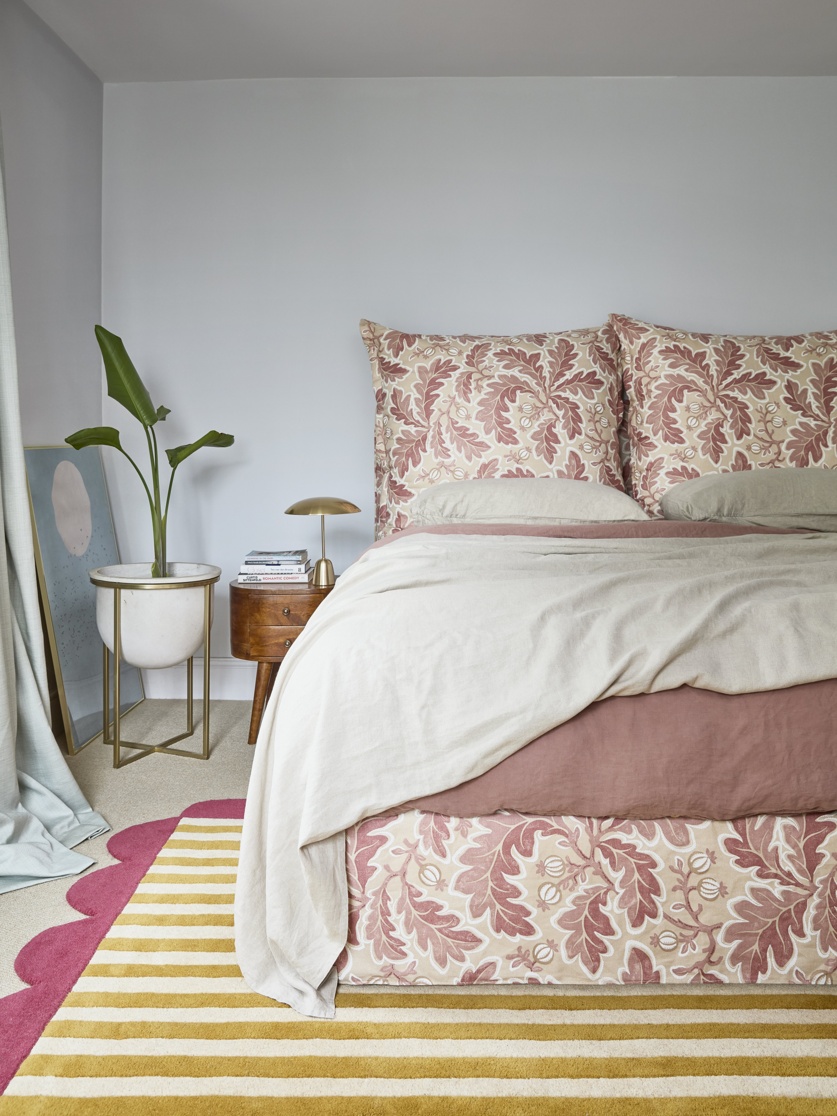 Wisteria divan bed With Bespoke Removable Cover www.buttonandsprung.com 068 Oliver Perrott