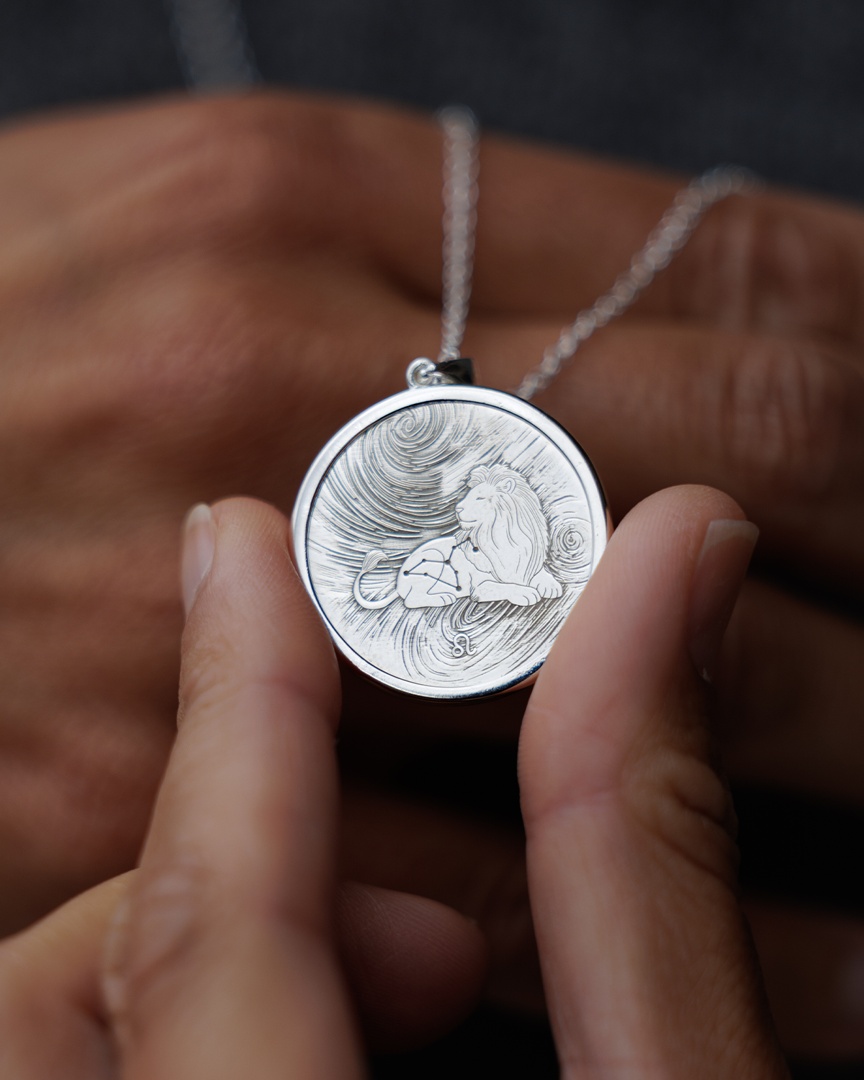 Leo 20mm Bezel Zodiac Necklace