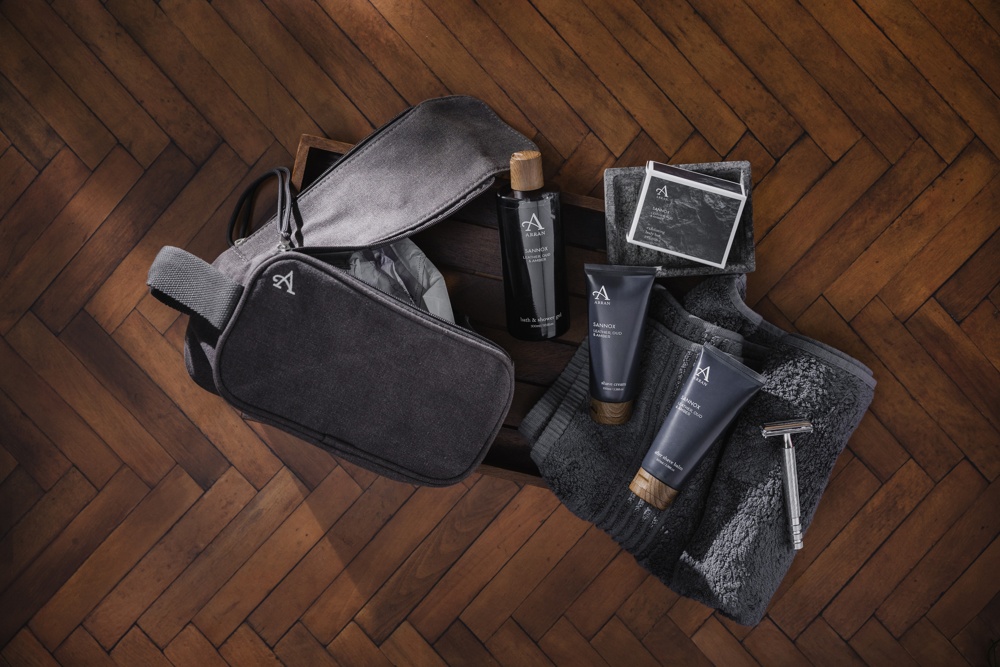 Sannox washbag lifestyle