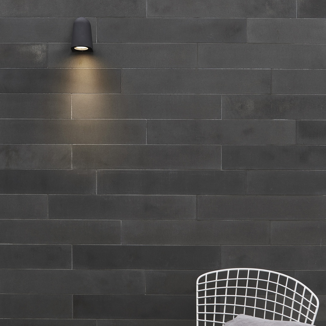 Astro Mast Outdoor Wall Light 02
