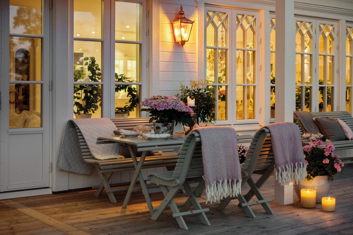 Norlys Chelsea Outdoor Half Lantern in Copper