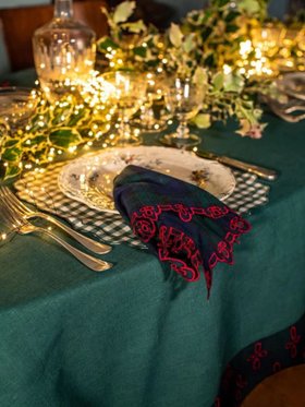 Borgo Delle Tovaglie Amalfi Scottish Napkin in Blue and Red Scottish