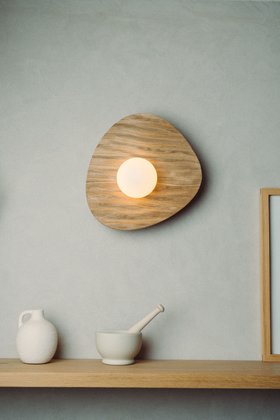 Towan Wall Light in Solid Oak/Walnut
