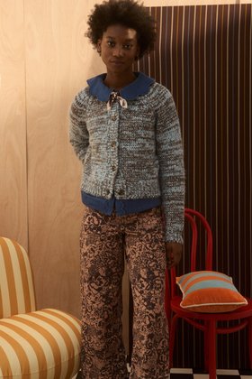 Brown & Blue Crew Neck Knitted Cardigan, Brown Floral Cropped Wide Leg Jeans #modelimages