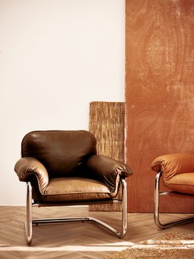 Silla Tan Leather Armchair