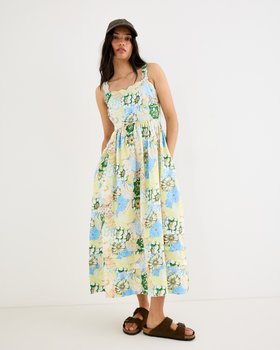 Green & Blue Floral Scalloped Strappy Midi Dress  #modelimage