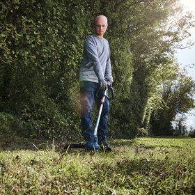 Erbauer 18V 330mm Cordless Grass trimmer