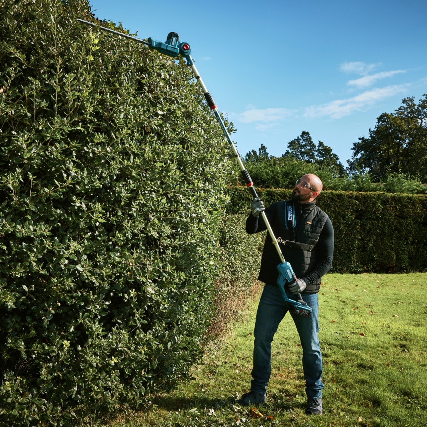 Erbauer ERI1023PHT 45cm 18/36V 1 x 3.0/6.0Ah Li-Ion EXT Brushless Cordless Pole Hedge Trimmer