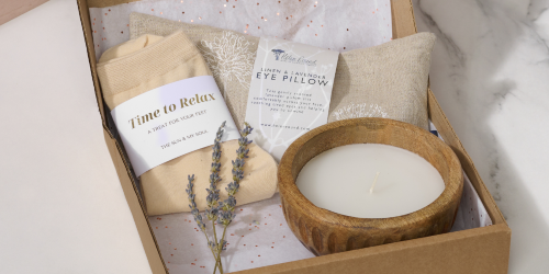 Gift Box With Candle 500x250.png
