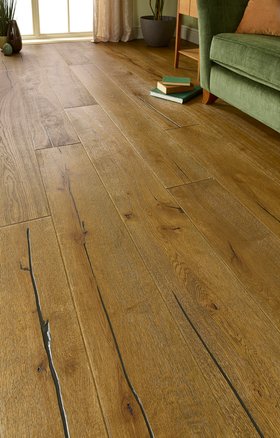 Trento Distressed Oiled Golden Engineered Oak 220mm
