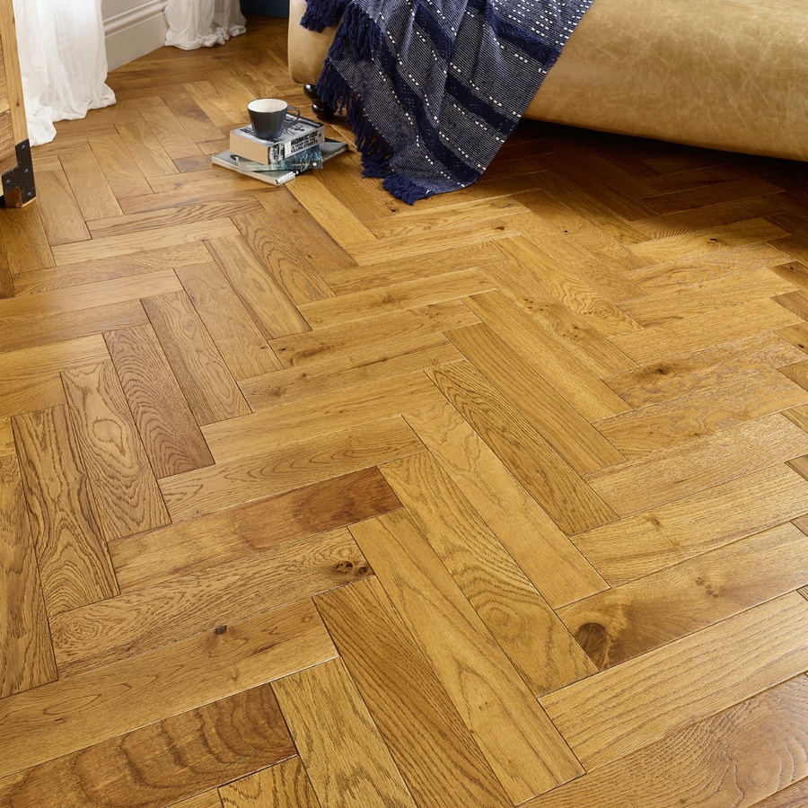 Lusso Rome Herringbone Brushed & Lacquered Golden Engineered Oak