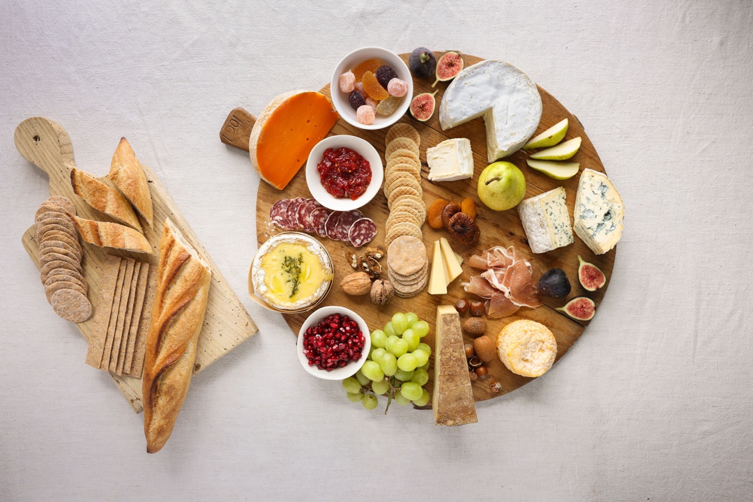 Christmas cheeseboard and accompaniments - simple styling