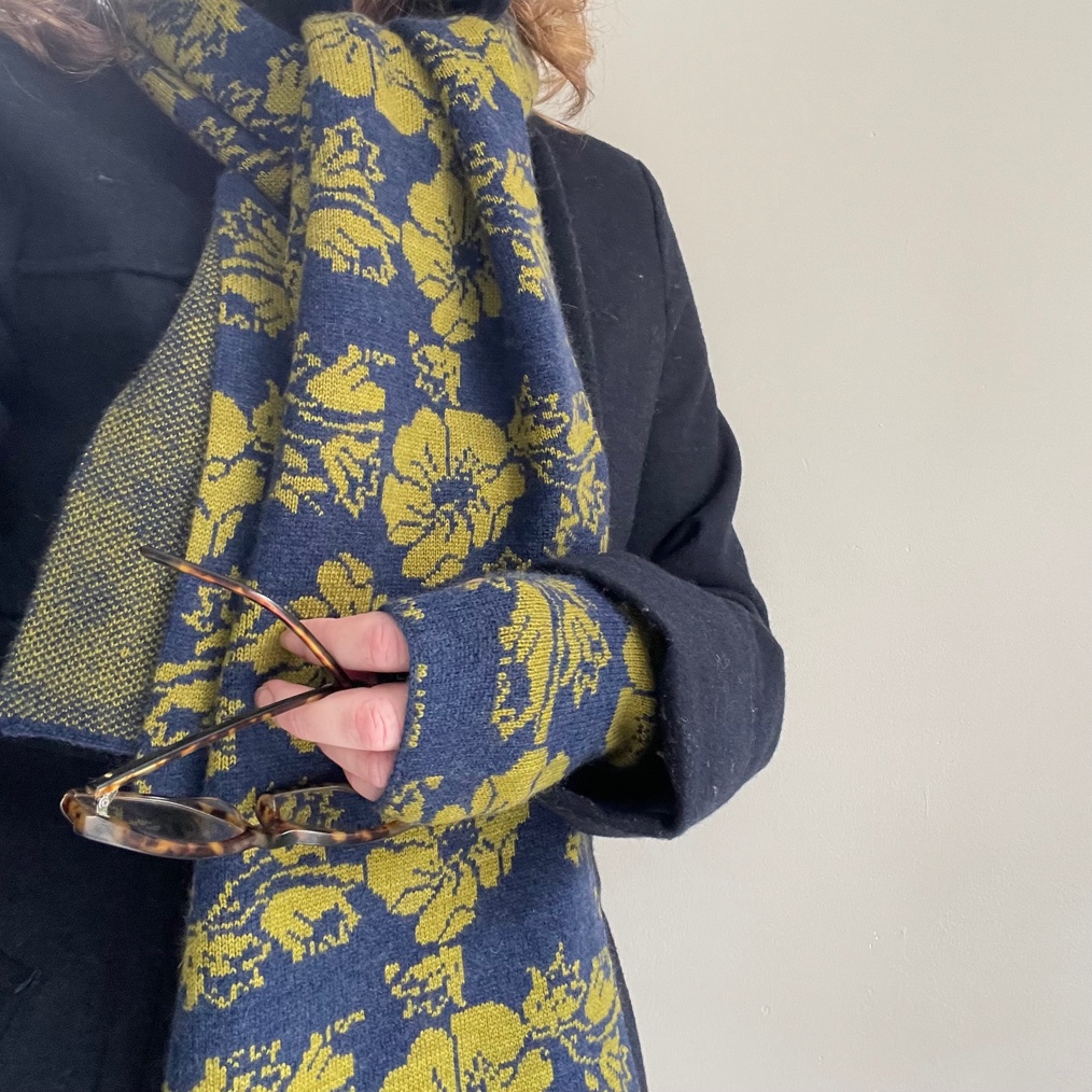 Women's Floral Cashmere Scarf Navy