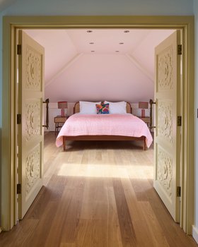 Engineer Ritz oak loft bedroom 01