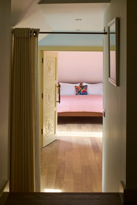 Engineer Ritz oak loft bedroom 02