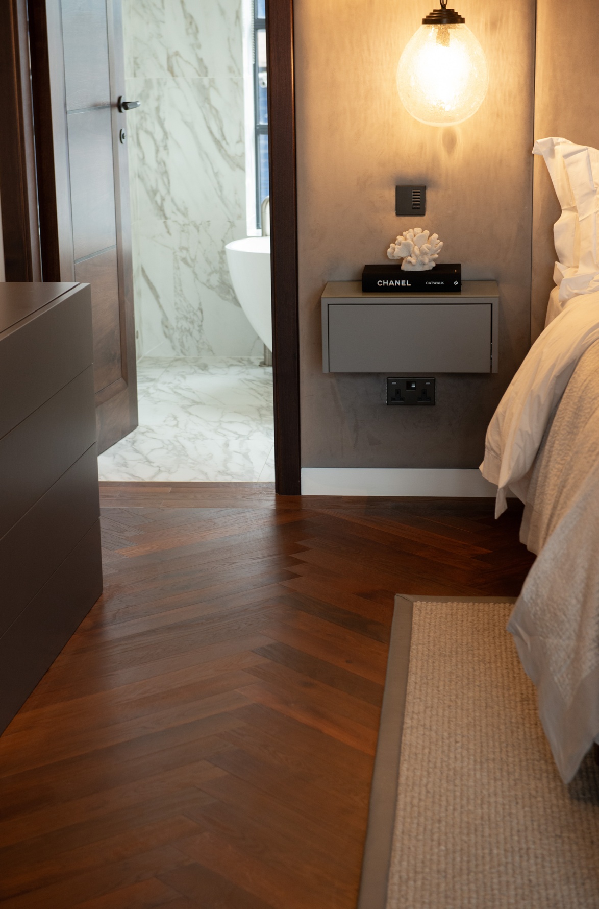 Medium Thermo Oak Oil