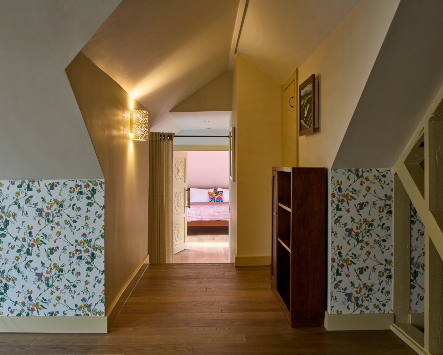 Engineer Ritz oak loft bedroom 03