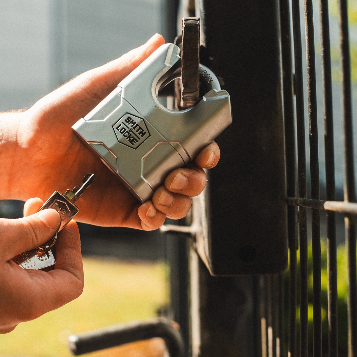Smith & Locke Steel Water-Resistant Closed Shackle Padlock