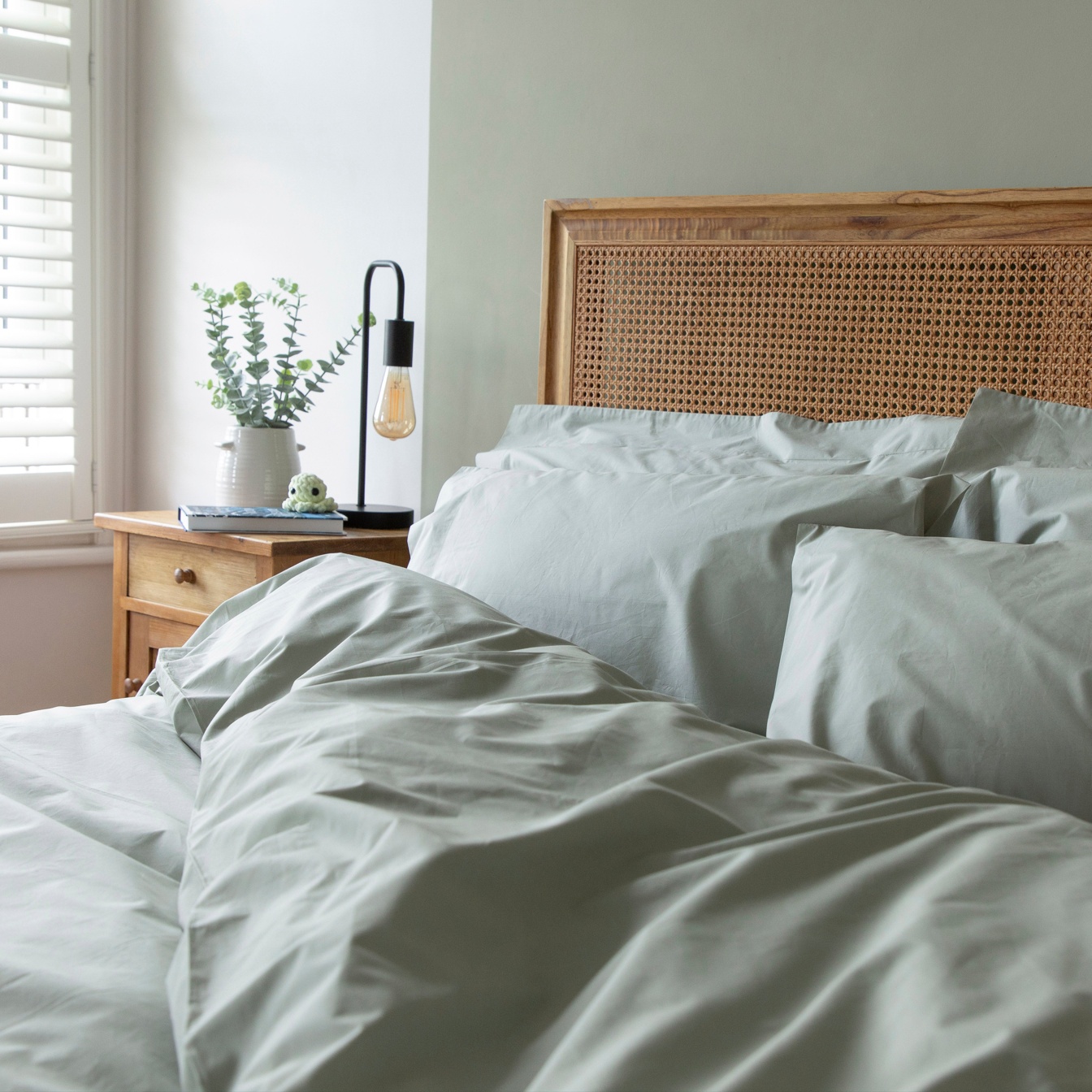 300TC Organic Cotton Sateen Fitted Sheet – Relaxed Elegant Softness - Seagrass