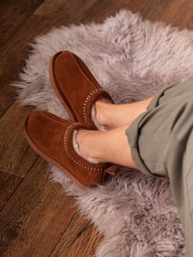 Ladies’ Sheepskin Embroidered Clog Slippers in Tan