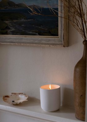 Shiso, Vetiver & Frankincense - White 280g Ceramic Pot Candle with Lid by Heaven Scent