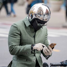 Men’s The Suited Racer Touchscreen Crochet-Back Leather Driving Gloves