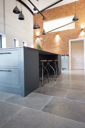 Farrow Grey Tumbled Limestone Tiles