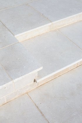 Versailles Softly Aged Limestone Bullnose Step
