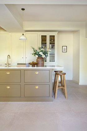 Versailles Softly Aged Limestone Tiles - Second Selection